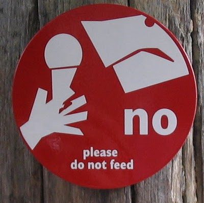 dont-feed-sign
